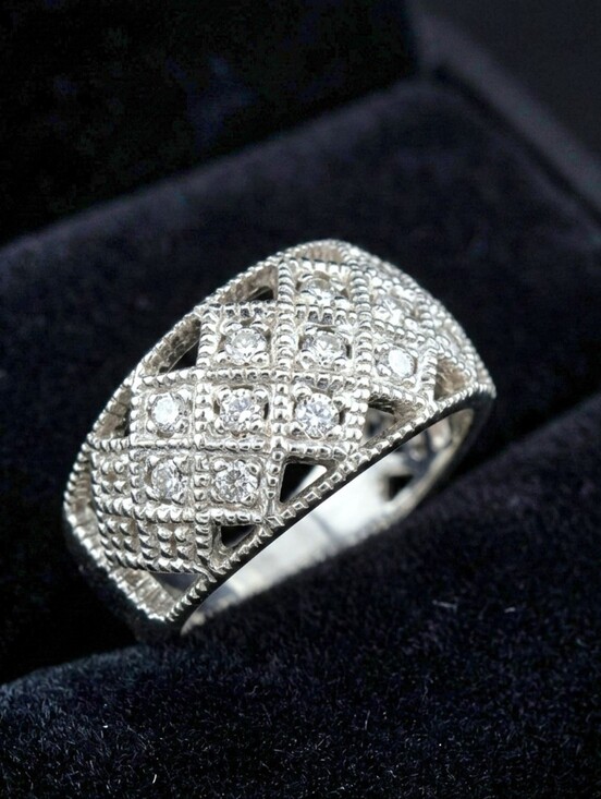 Hudson'S Bay Jewelry - Sterling silver Wide  Band milgrain ring size 7